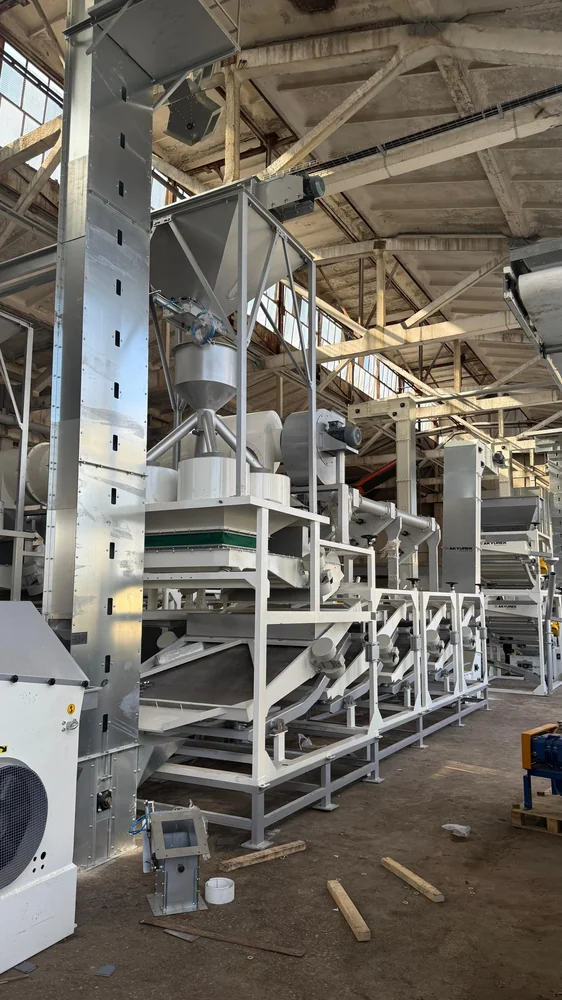 Sunflower dehulling line at the plant
