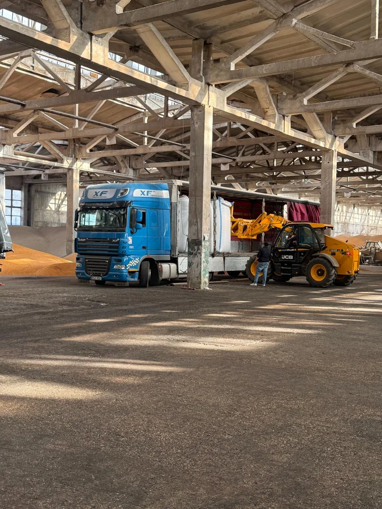 Receiving and loading at the warehouse